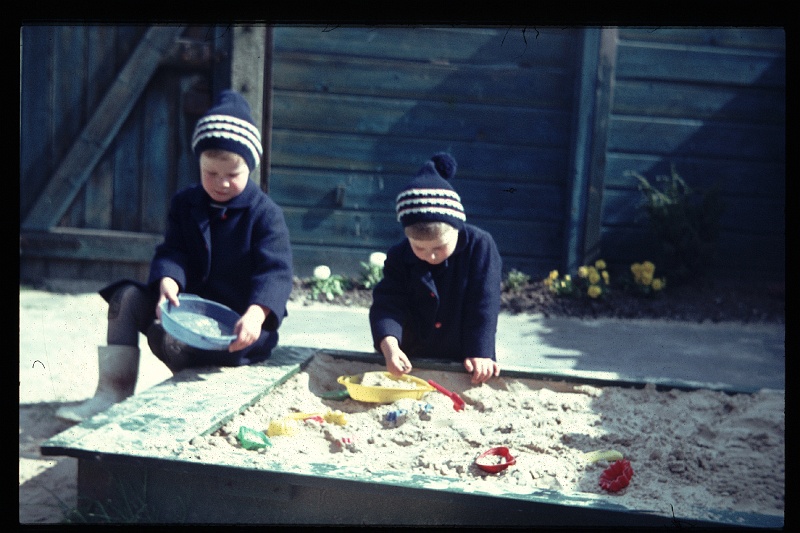 10.Delft mrt 1966 Brigitte,Marion.JPG